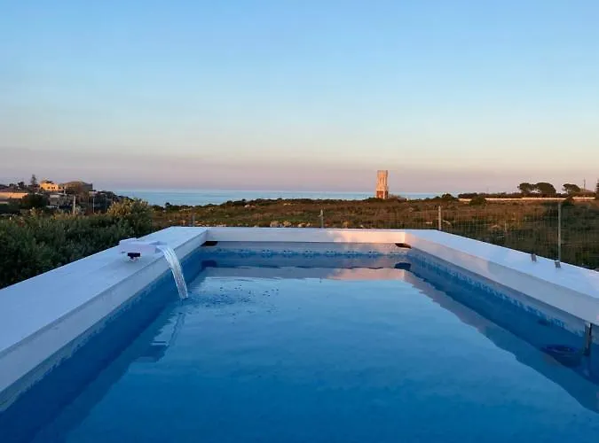 Casa Del Faro Sanvallero Bed & Breakfast